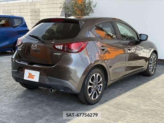 Mazda DEMIO 2018-02 8335619-14