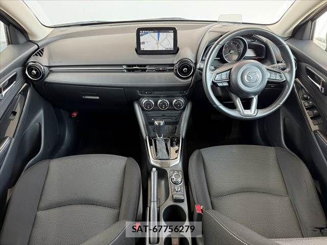Mazda DEMIO 2018-02 8335619-1
