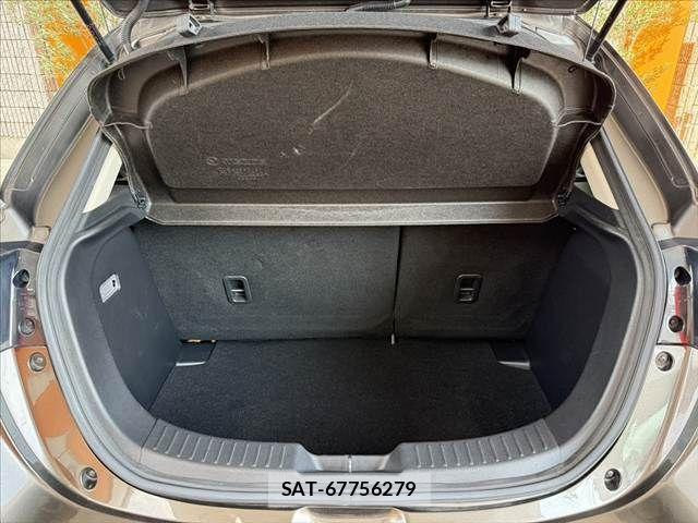 Mazda DEMIO 2018-02 8335619-19
