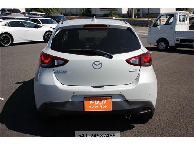 Mazda DEMIO 2017-12 8335612-7