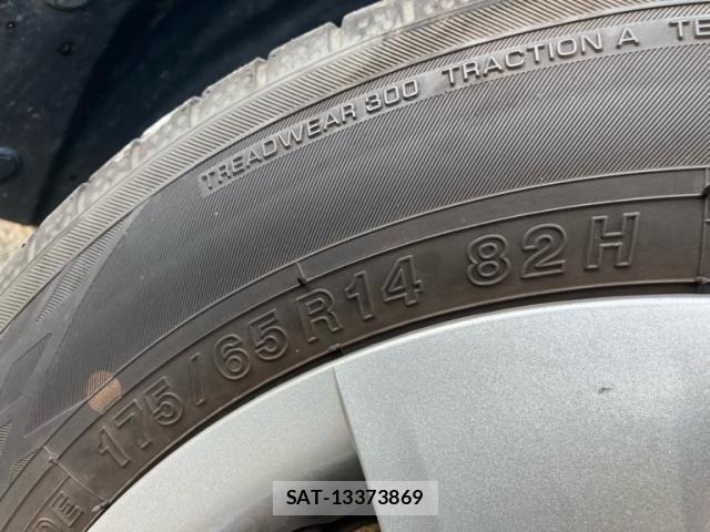 Mazda DEMIO 2014-02 8354333-7