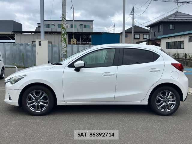 Mazda DEMIO 2017-08 8354330-14