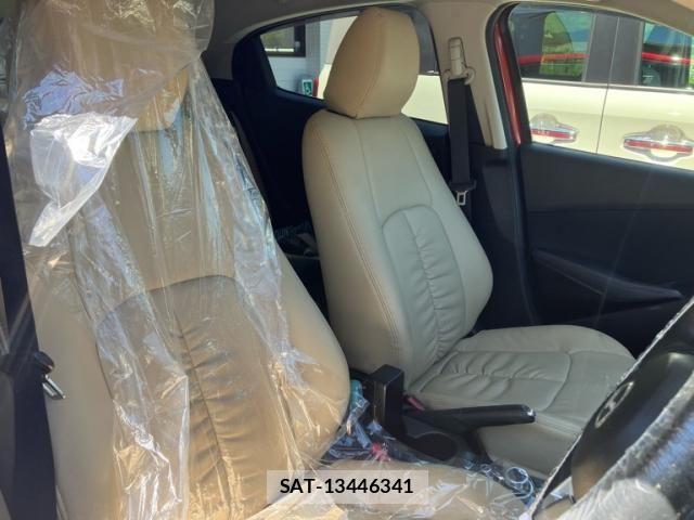 Mazda DEMIO 2015-06 8354332-11