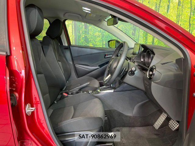 Mazda DEMIO 2018-01 8354329-7