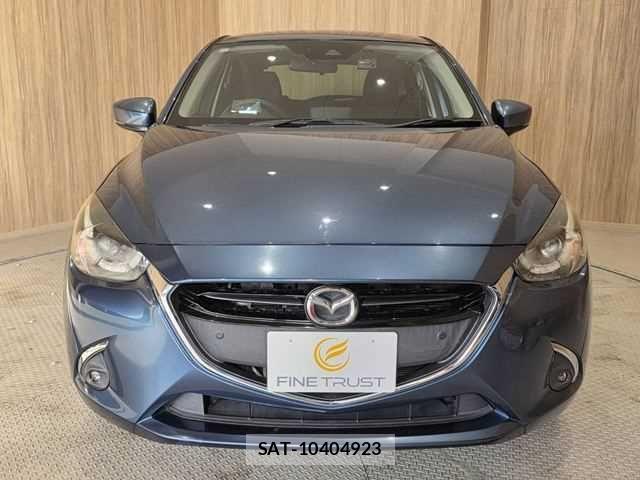 Mazda DEMIO 2018-02 8365638-16