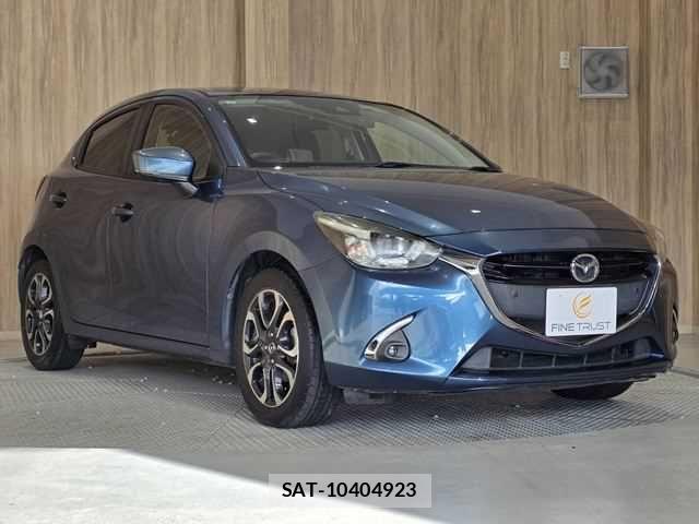 Mazda DEMIO 2018-02 8365638-17