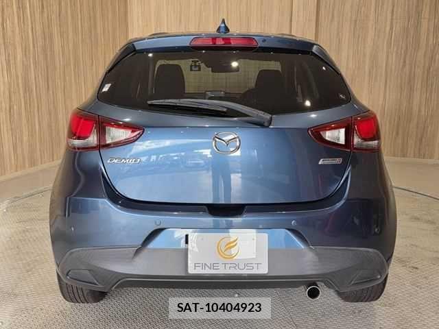 Mazda DEMIO 2018-02 8365638-20