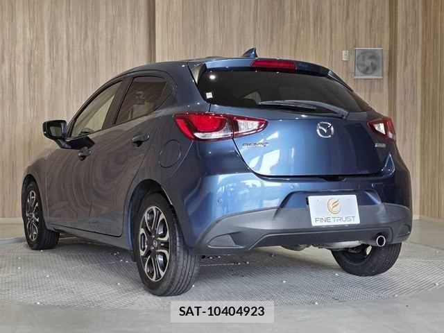 Mazda DEMIO 2018-02 8365638-21