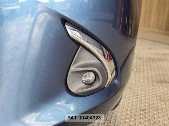Mazda DEMIO 2018-02 8365638-24