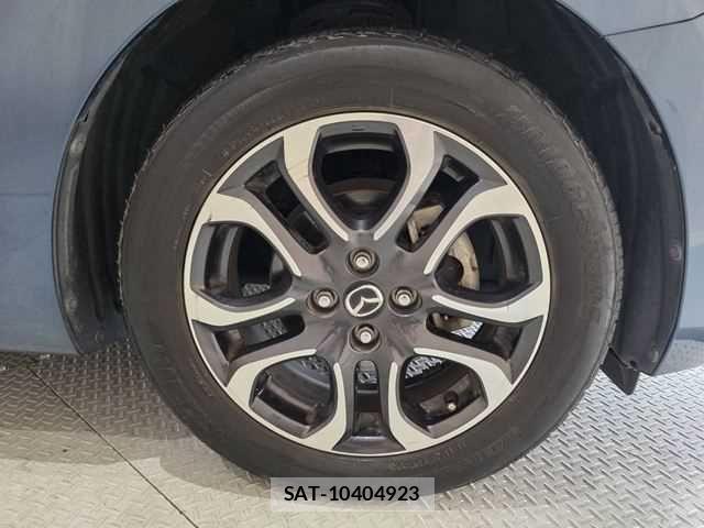 Mazda DEMIO 2018-02 8365638-29