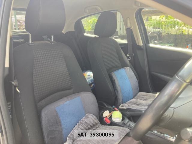 Mazda DEMIO 2017-11 8365642-10