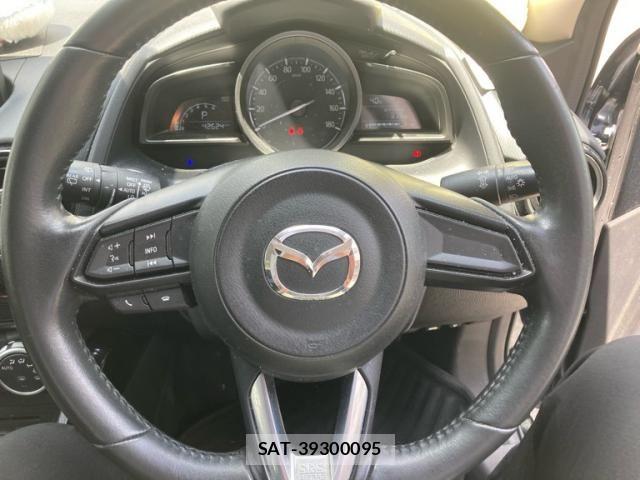 Mazda DEMIO 2017-11 8365642-12