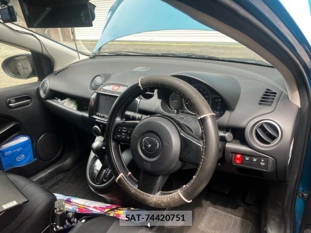 Mazda DEMIO 2013-09 8365653-15