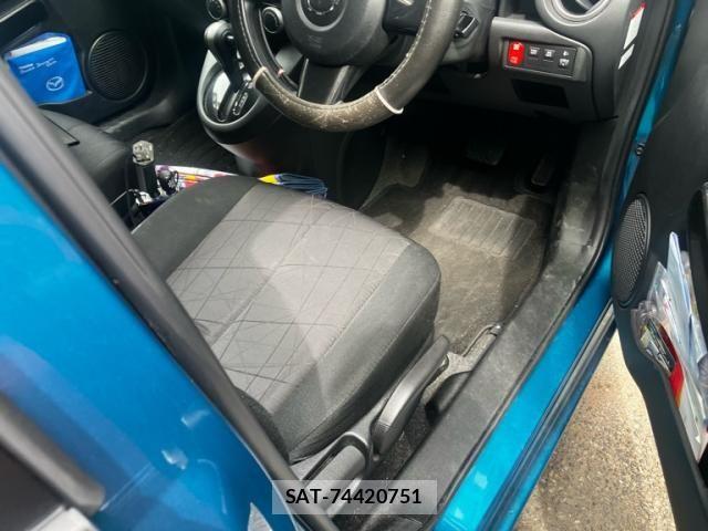 Mazda DEMIO 2013-09 8365653-17