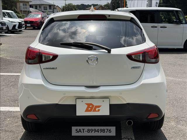 Mazda DEMIO 2018-02 8365634-22