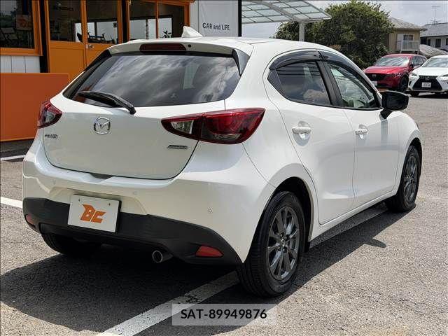 Mazda DEMIO 2018-02 8365634-23