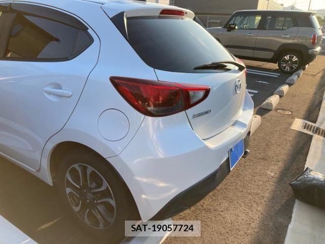 Mazda DEMIO 2015-08 8365651-1