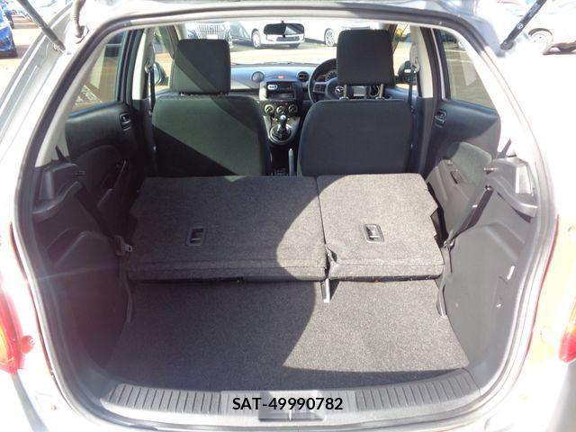Mazda DEMIO 2011-08 8365648-19