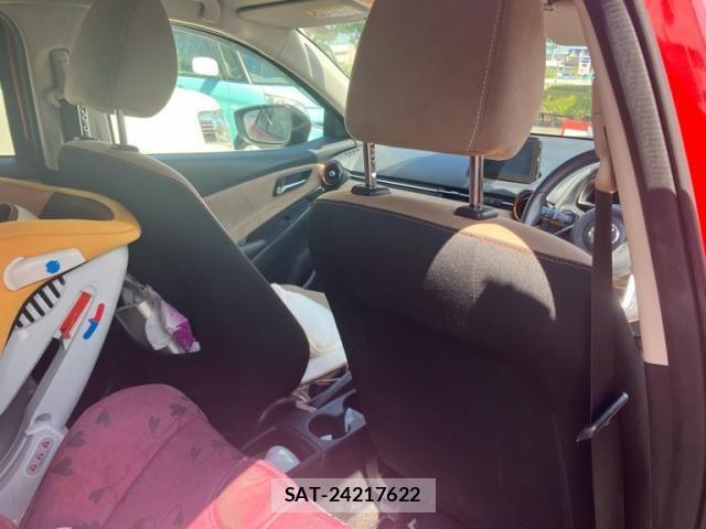 Mazda DEMIO 2017-09 8365641-11
