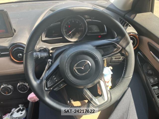 Mazda DEMIO 2017-09 8365641-15