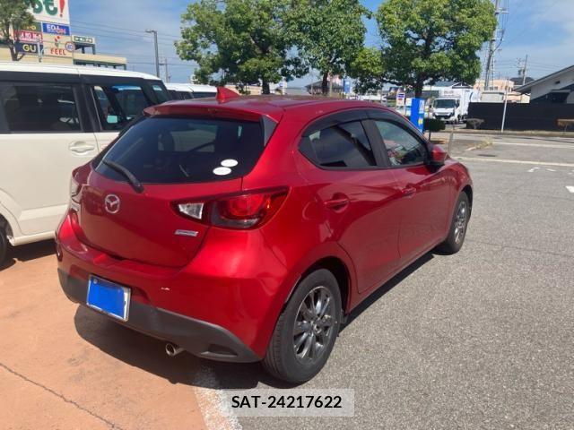 Mazda DEMIO 2017-09 8365641-2