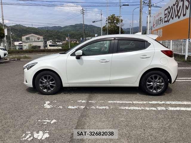 Mazda DEMIO 2018-02 8365635-15
