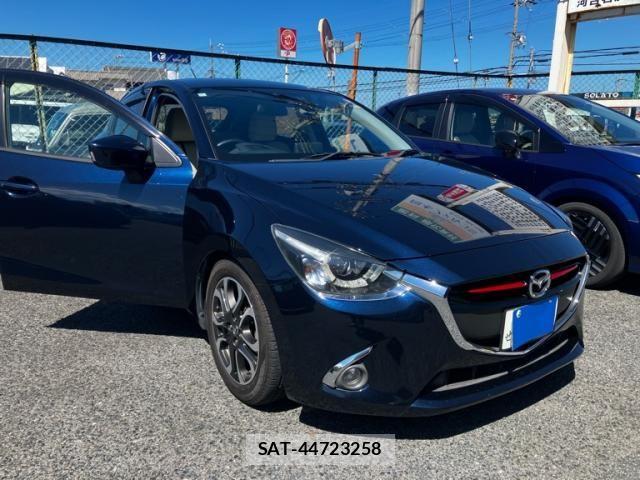 Mazda DEMIO 2014-12 8365656-1