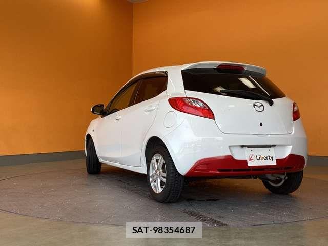 Mazda DEMIO 2014-03 8365649-8