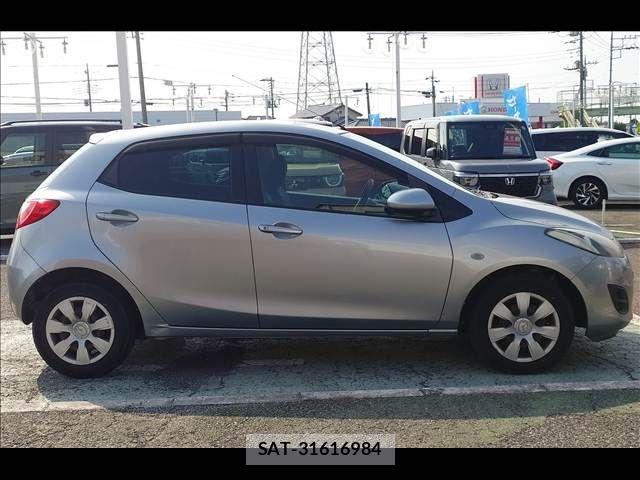 Mazda DEMIO 2012-02 8365655-17