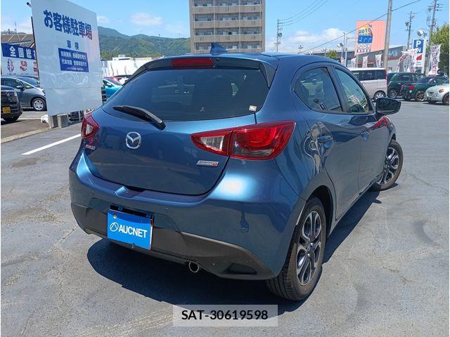 Mazda DEMIO 2018-09 8371614-1