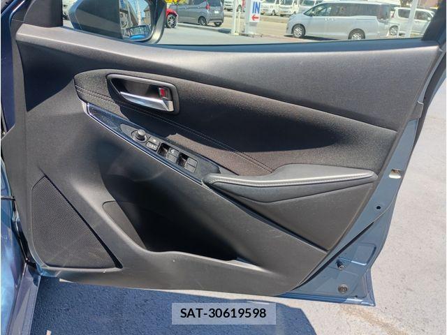 Mazda DEMIO 2018-09 8371614-27