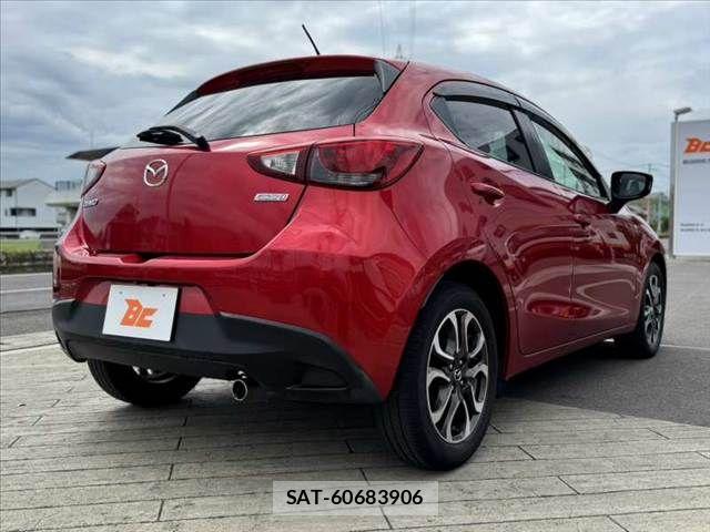 Mazda DEMIO 2015-10 8412088-14