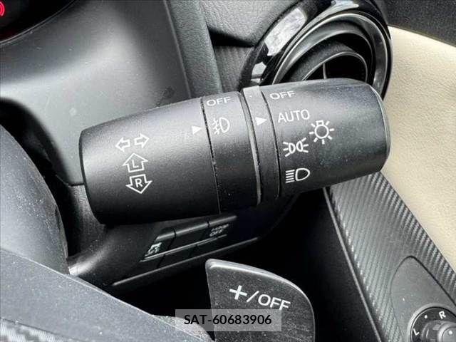 Mazda DEMIO 2015-10 8412088-22