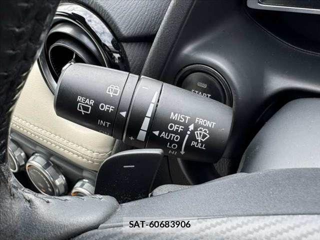Mazda DEMIO 2015-10 8412088-23
