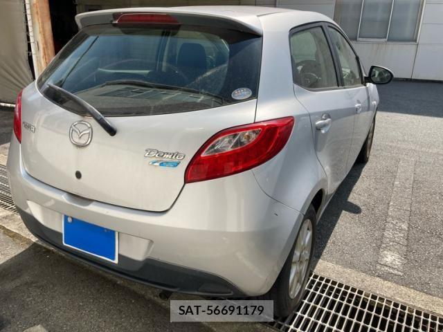 Mazda DEMIO 2011-08 8412110-2