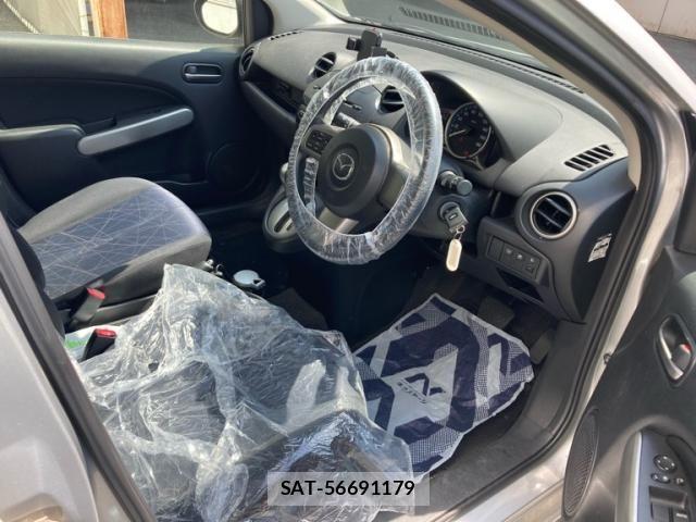 Mazda DEMIO 2011-08 8412110-8