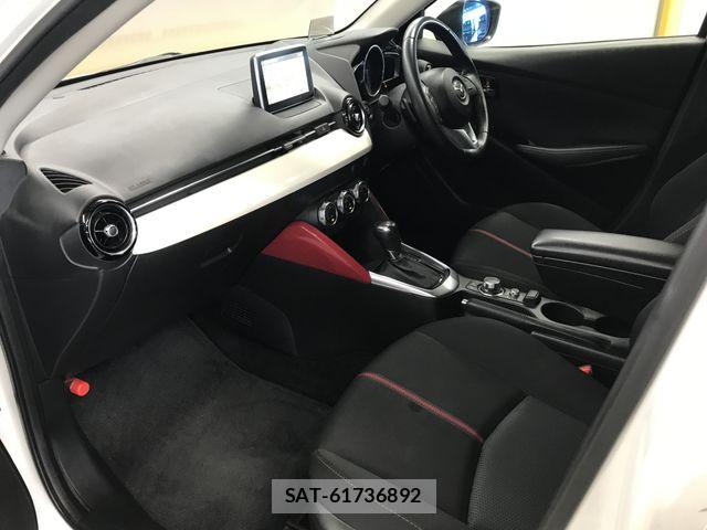 Mazda DEMIO 2015-11 8412067-10