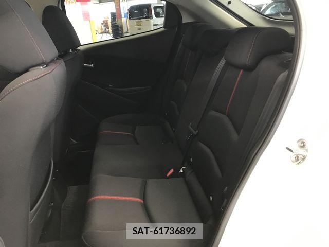 Mazda DEMIO 2015-11 8412067-11