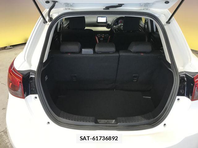 Mazda DEMIO 2015-11 8412067-12