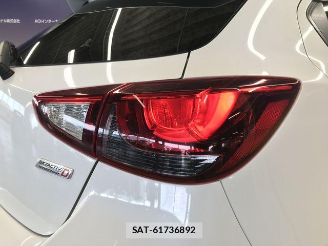 Mazda DEMIO 2015-11 8412067-26
