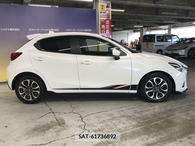 Mazda DEMIO 2015-11 8412067-3