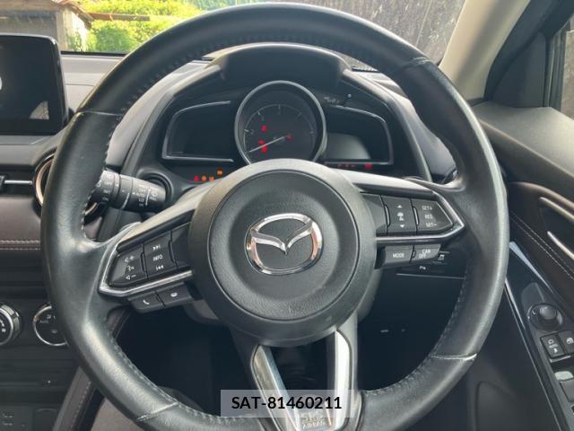 Mazda DEMIO 2016-11 8412089-13