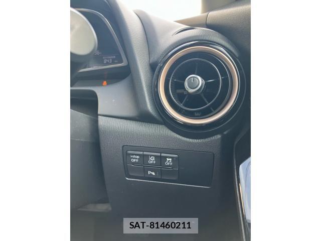 Mazda DEMIO 2016-11 8412089-15