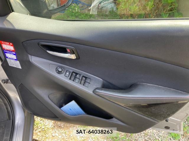 Mazda DEMIO 2015-02 8412100-10