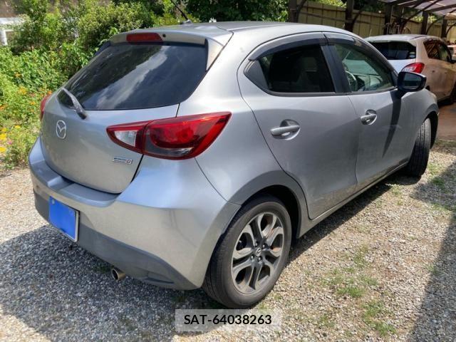 Mazda DEMIO 2015-02 8412100-2