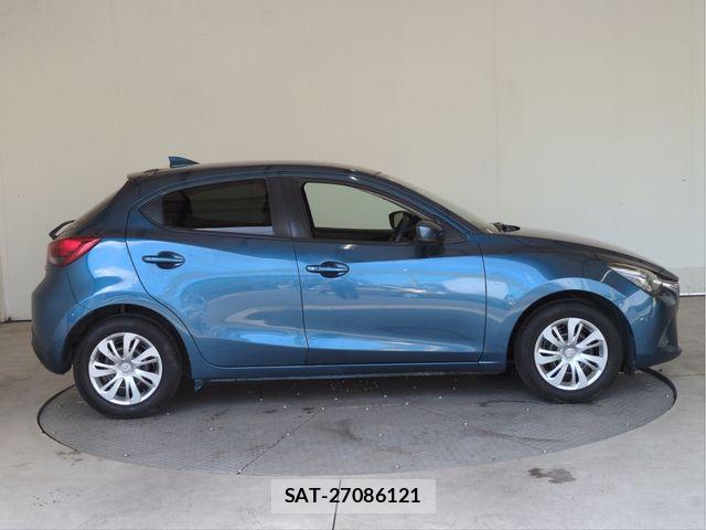 Mazda DEMIO 2017-02 8412086-18