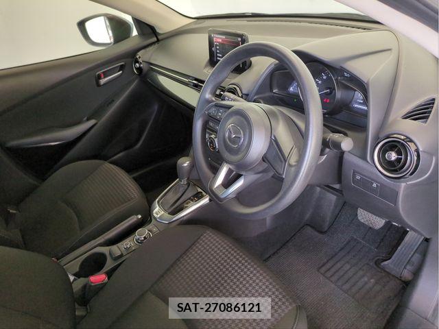 Mazda DEMIO 2017-02 8412086-26