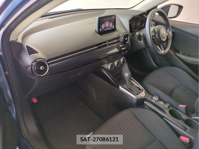 Mazda DEMIO 2017-02 8412086-2