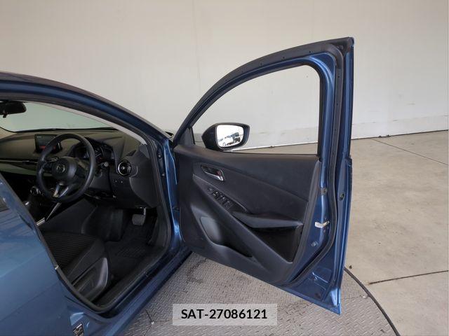 Mazda DEMIO 2017-02 8412086-29