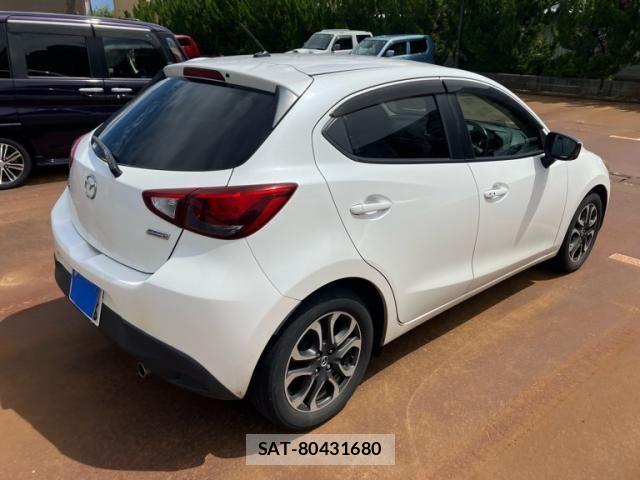 Mazda DEMIO 2015-08 8412090-7